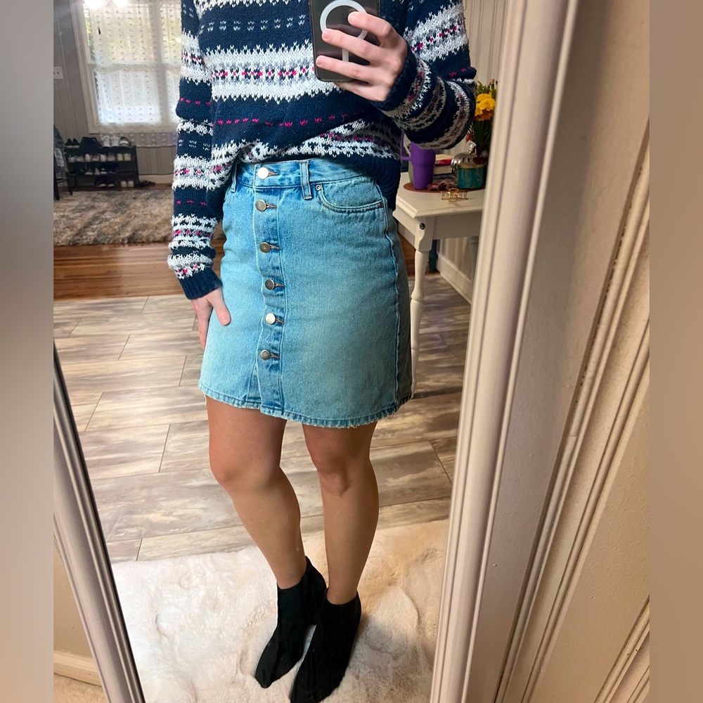 MODA international: button down, blue denim, skirt